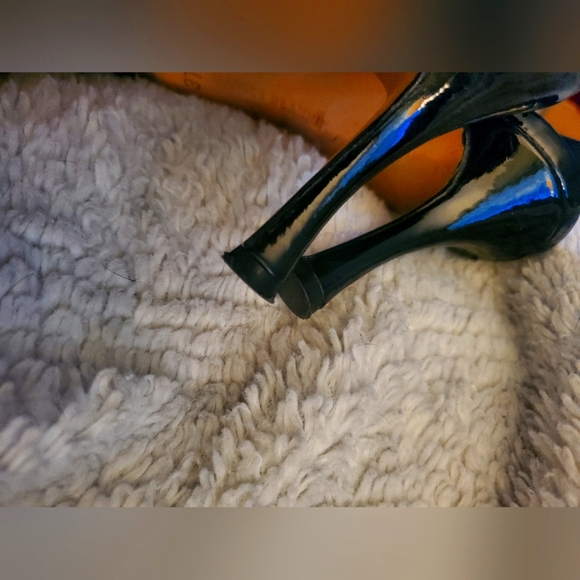 Crocodile Print Manolo Blahnik 3in - Picture 5 of 9